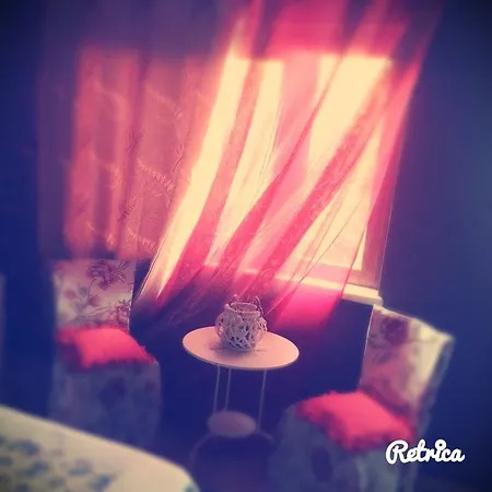 Dream Lounge Cafe 住宿加早餐酒店