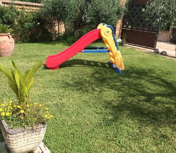 Dream Lounge Cafe Bed and Breakfast *