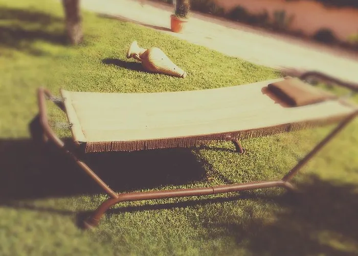 Bed and Breakfast Dream Lounge Cafe